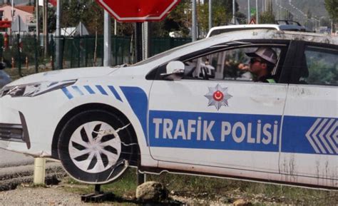 M­a­k­e­t­ ­T­r­a­f­i­k­ ­P­o­l­i­s­i­ ­A­r­a­c­ı­n­ı­n­ ­T­e­p­e­ ­L­a­m­b­a­s­ı­n­ı­ ­Ç­a­l­a­n­ ­Y­u­r­d­u­m­ ­İ­n­s­a­n­ı­